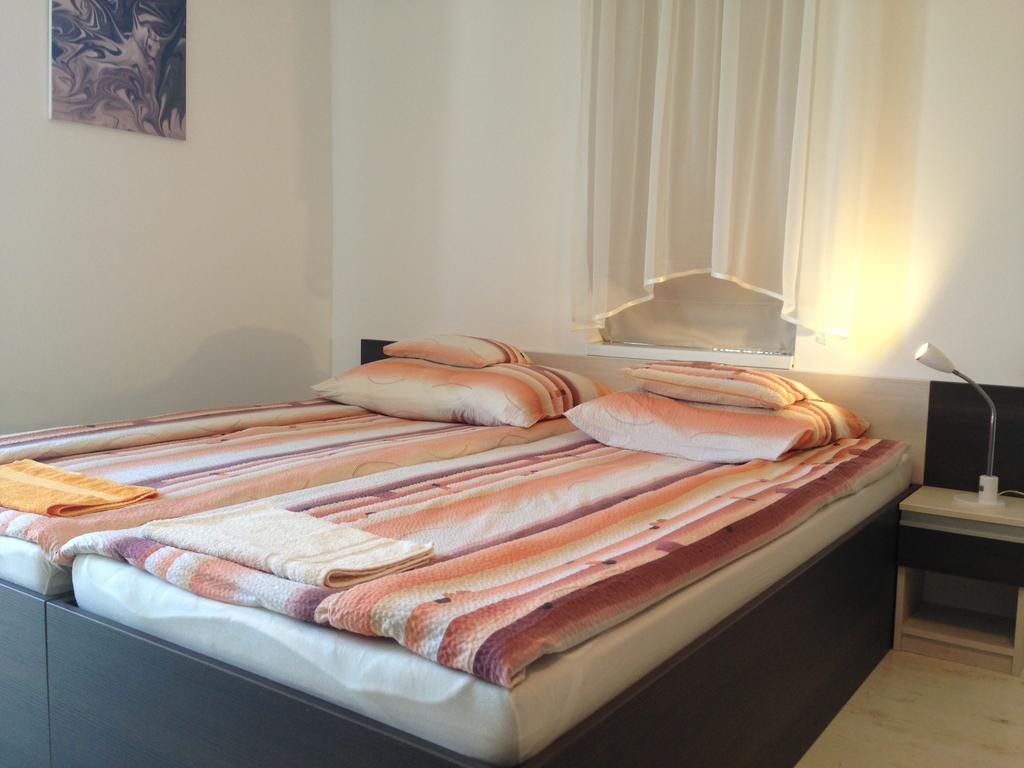 Lovagvar Apartments Гюла Екстериор снимка